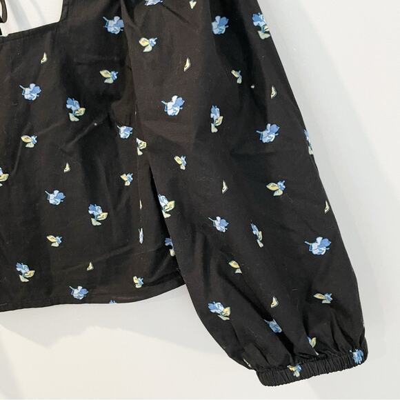 💗 3/$10 💗 H&M Floral Crop Top Black Blue Size 8 EUC - Picture 7 of 14